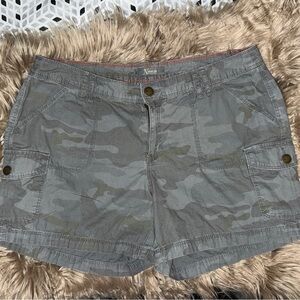Natural Reflections Women's Cargo Shorts in Gray Camo
